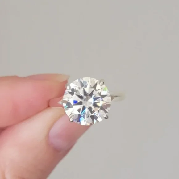 New Certified 5ct moissanite  ring - Picture 5 of 11